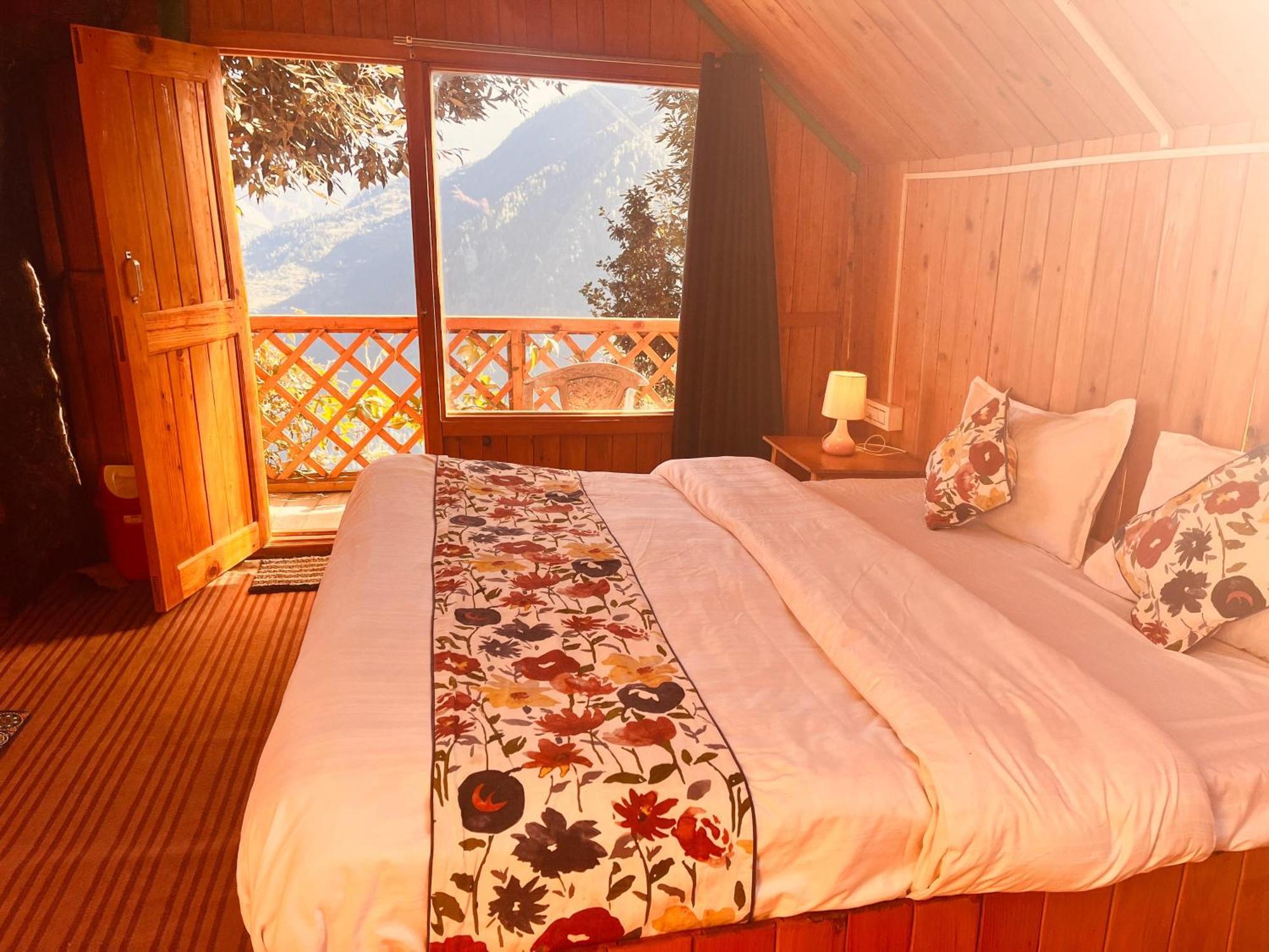 Himalayan Tree House, A Hidden Place In Jibhi 15 Minutes Walking Distance From Road Hotel Exterior photo